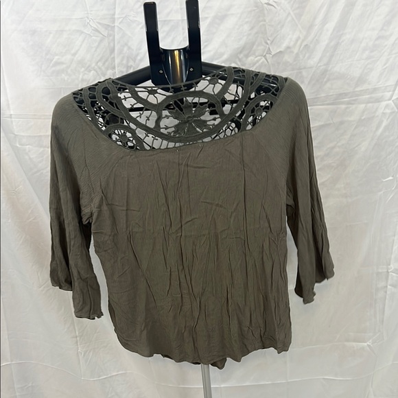 Maurices Green Cropped Blouse with 3/4 Sleeves - Picture 3 of 3